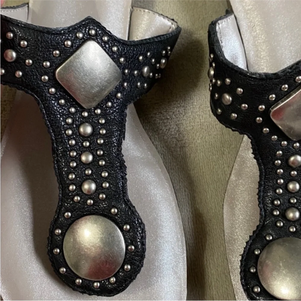 Bass Jolynn Black‎ Embellished Leather Sandals